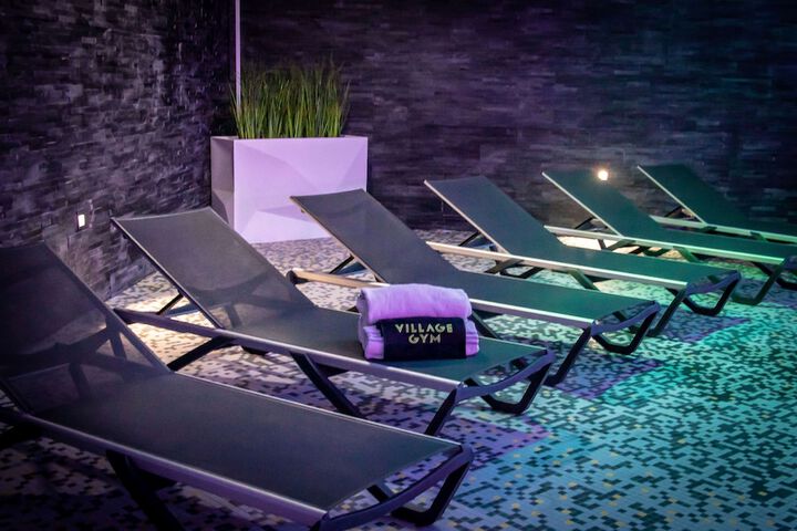 Hotel with Pool