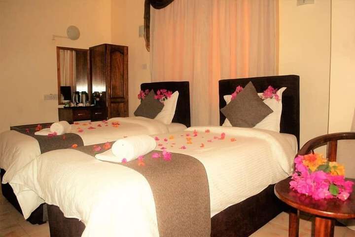 Room 10 of 29