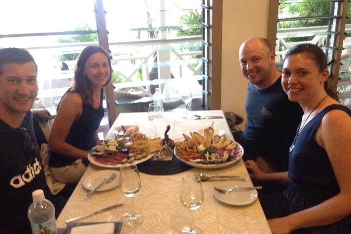 Dining 53 of 65