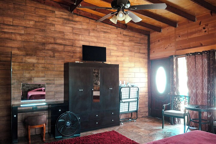 Room 9 of 35