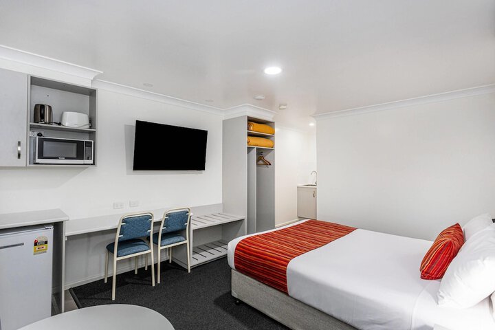 Room 51 of 85