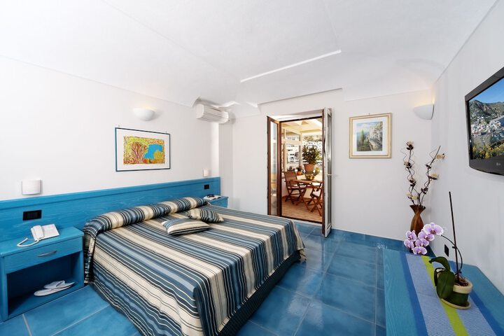 Room 4 of 36