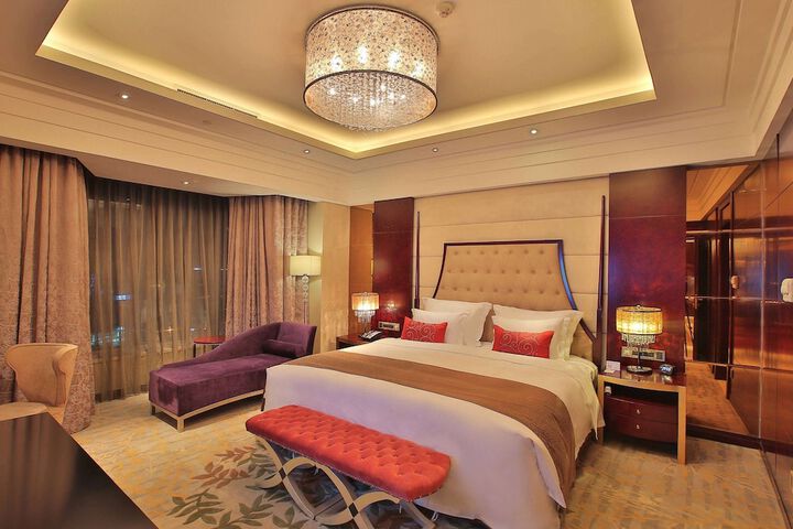 Room 27 of 138