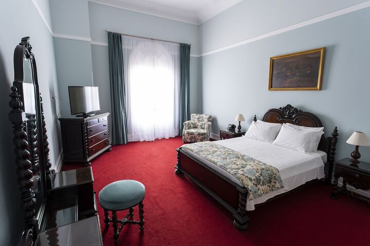 Room 13 of 76