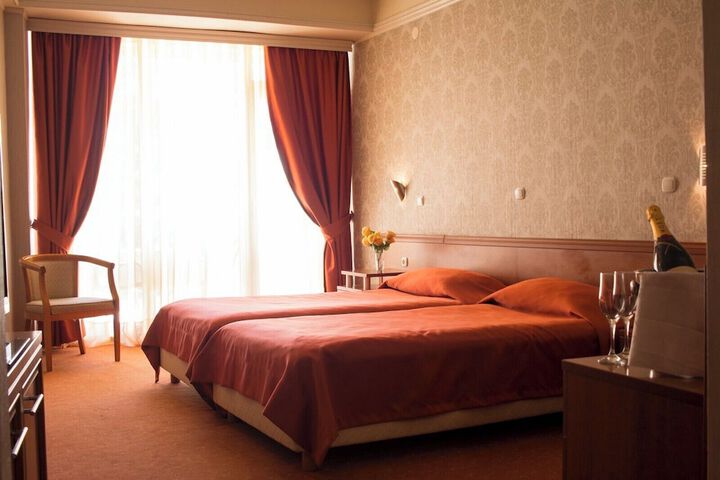 Room 4 of 46