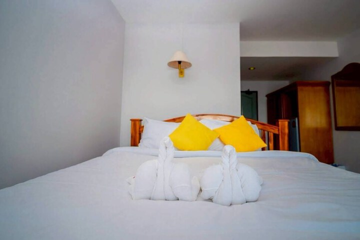 Room 2 of 69