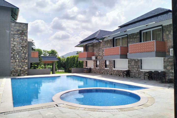 Pool 31 of 62