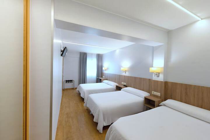 Room 12 of 38