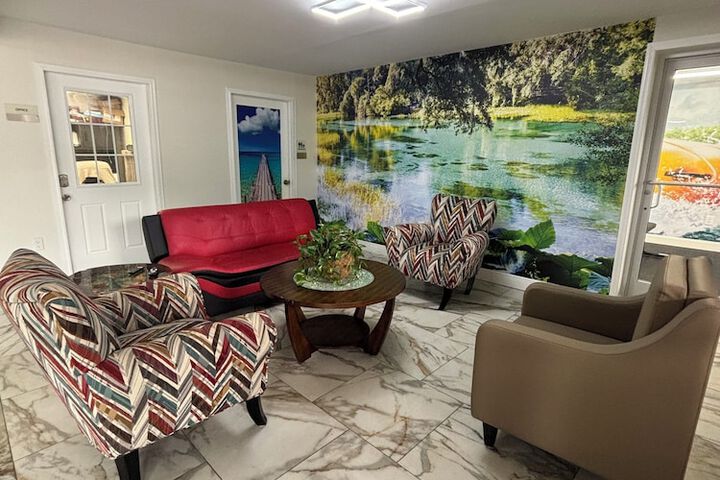 Lobby lounge