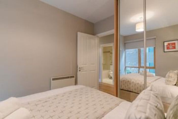 Room 8 of 28