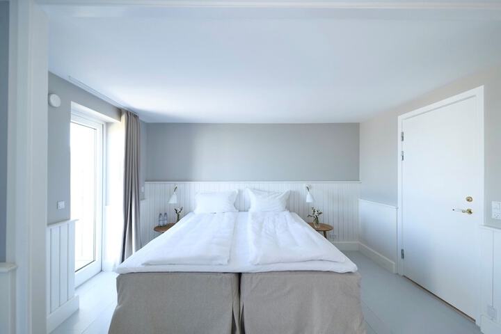 Room 4 of 87