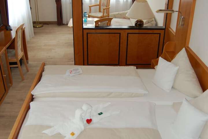Room 10 of 45