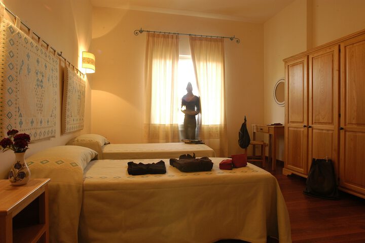 Room 10 of 46