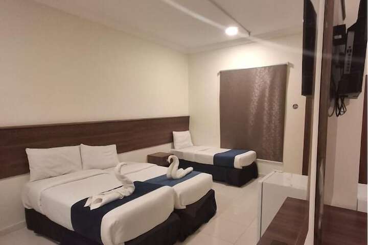 Room 8 of 27