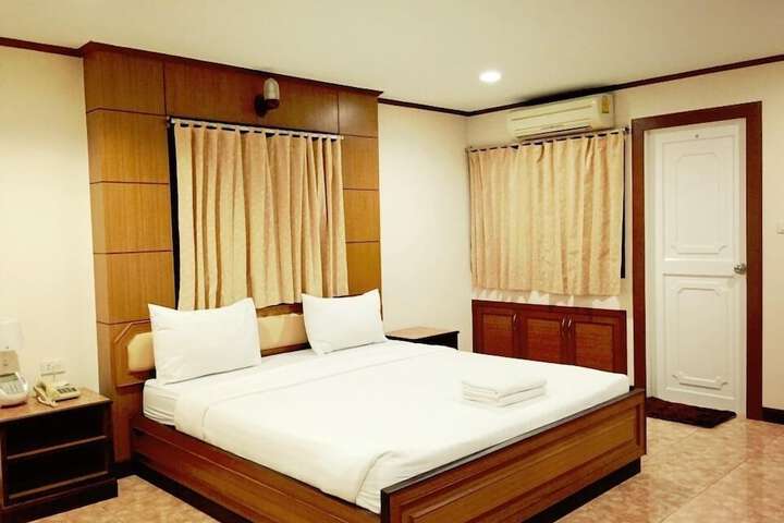 Room 13 of 85