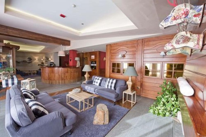 Hotel Lobby
