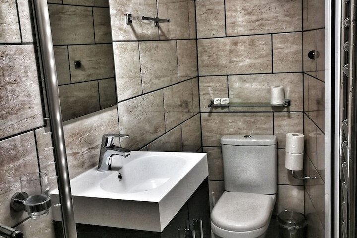 Room 89 of 121
