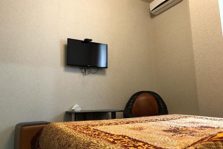 Room 32 of 65