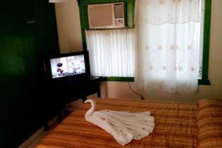 Room 6 of 38
