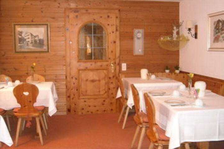 Dining 77 of 81