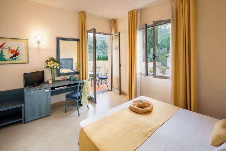 Room 10 of 45