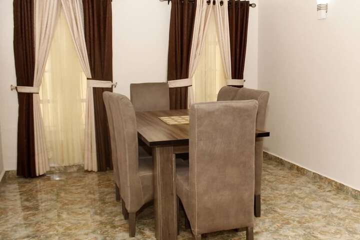 Room 12 of 32