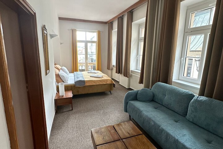 Room 6 of 38