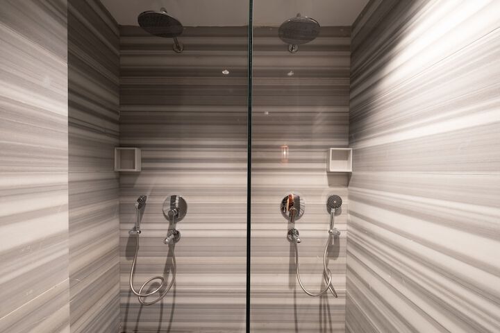 Room 51 of 76