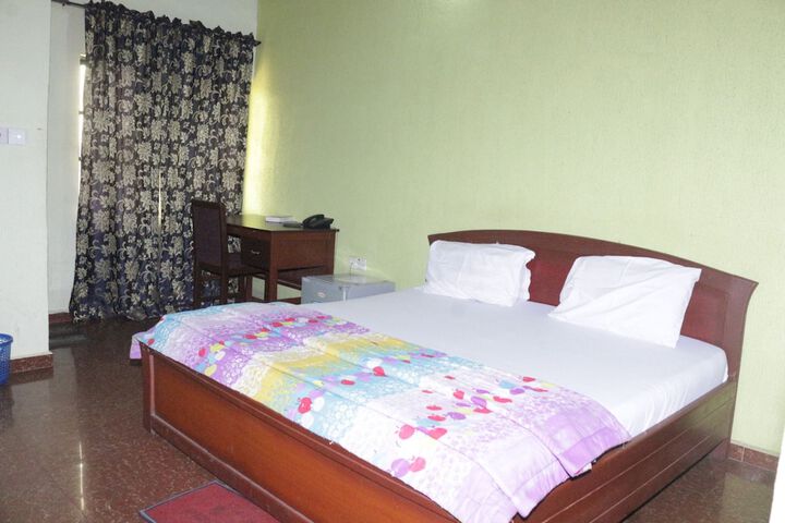 Room 8 of 20