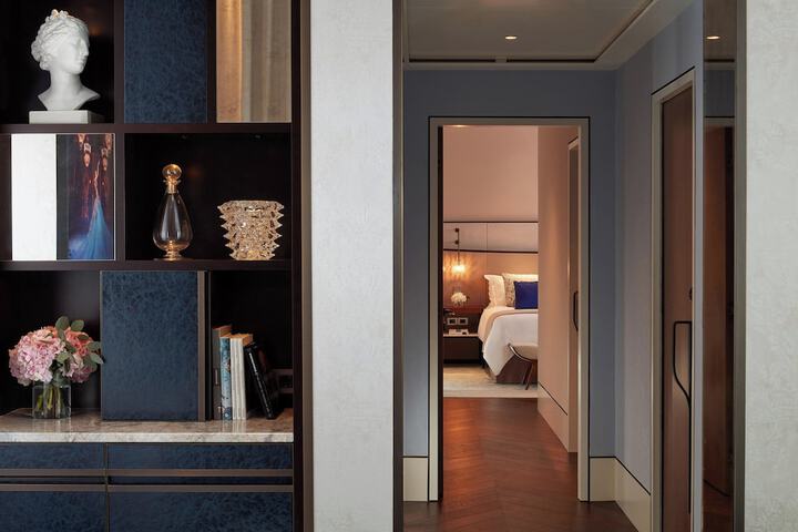 Room 53 of 150