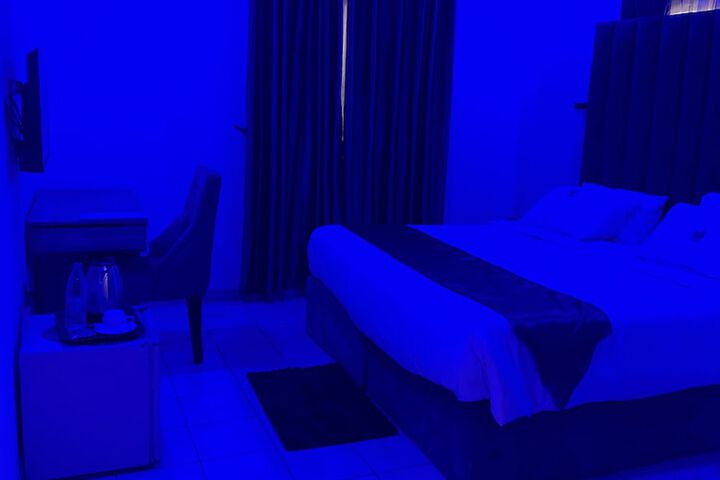Room 9 of 11