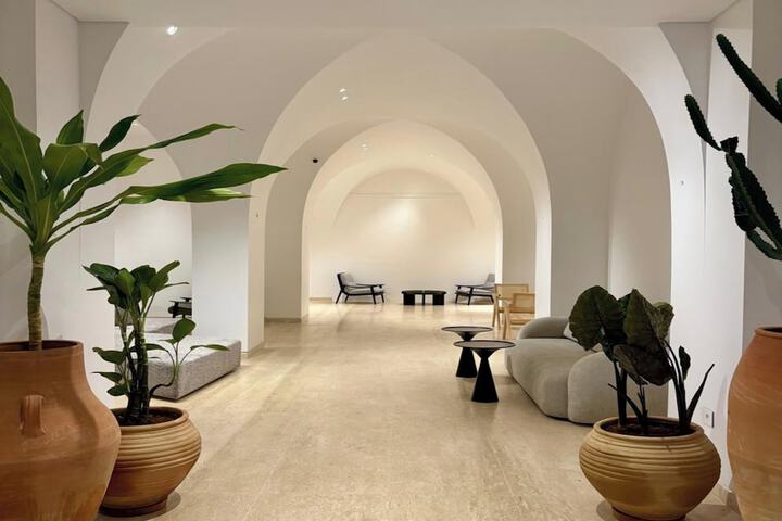 Hotel Interior 4 of 117