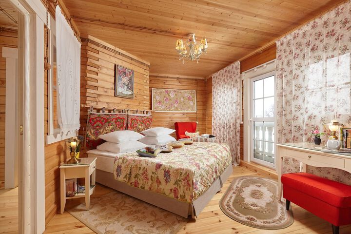 Room 11 of 73