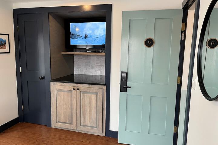 Hotel Interior 11 of 98