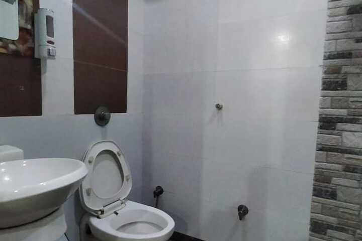 Room 20 of 32
