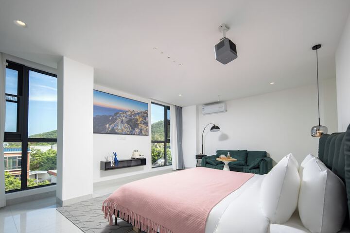 Room 25 of 107
