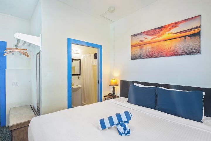 Room 16 of 62
