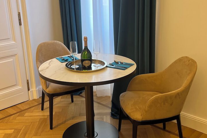 Room 44 of 59