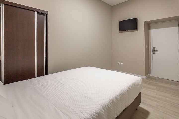 Room 4 of 51