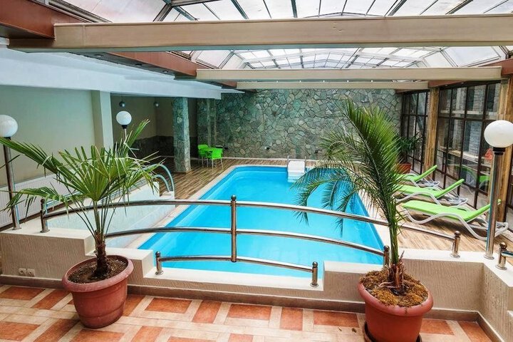 Pool 15 of 26