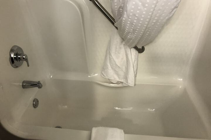 1 King Bed (2 of 9)