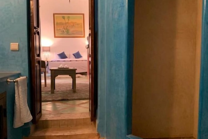 Room 11 of 25