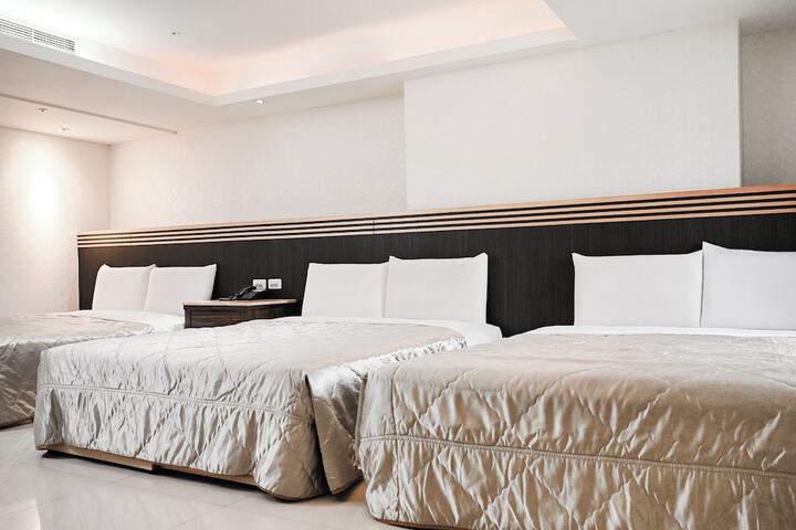 Room 35 of 70