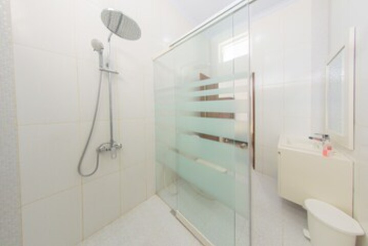 Room 2 of 29