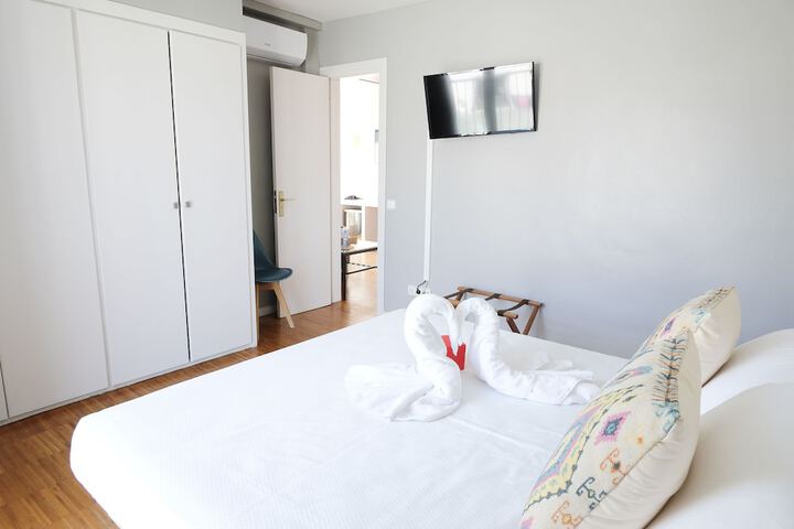 Room 7 of 109