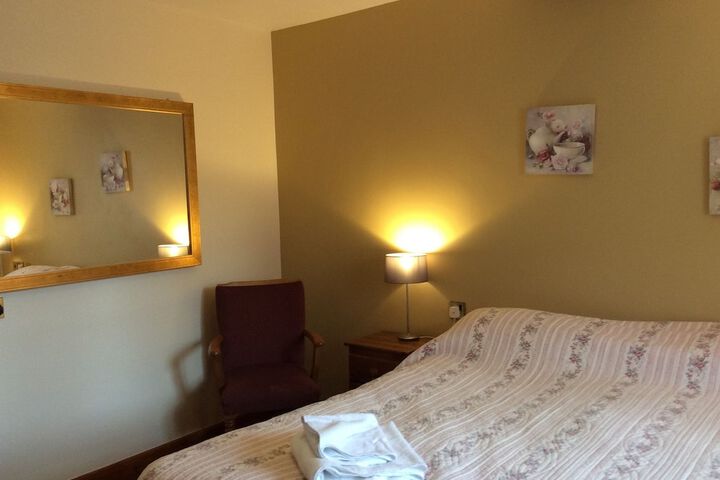 Room 2 of 27