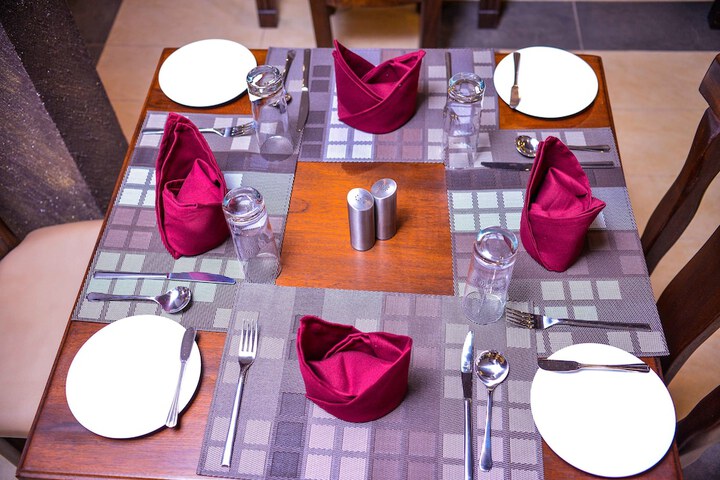 Dining 28 of 40