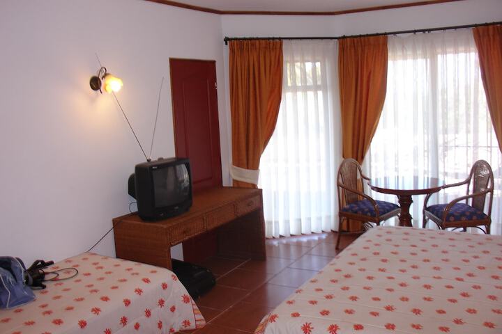 Room 8 of 37