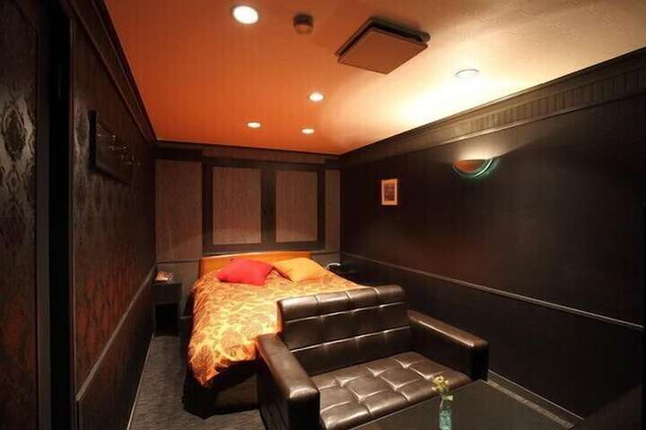 Room 32 of 36