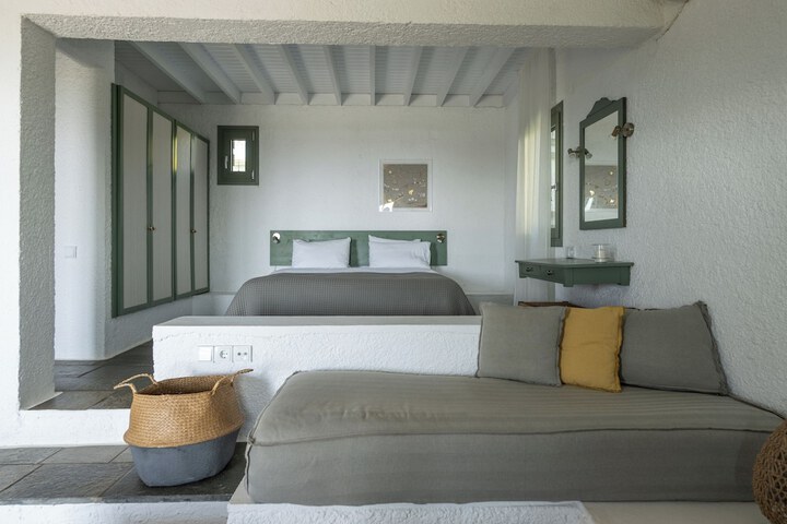 Room 12 of 68